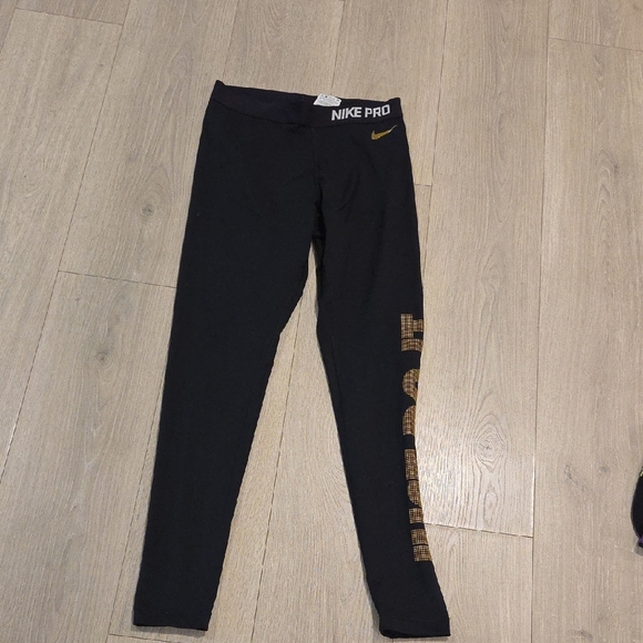 Nike Pants - Nike Pro Leggings